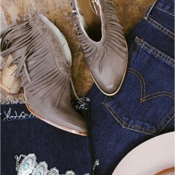 New fringe leather ankle booties 🎡 - Picture 12 of 12